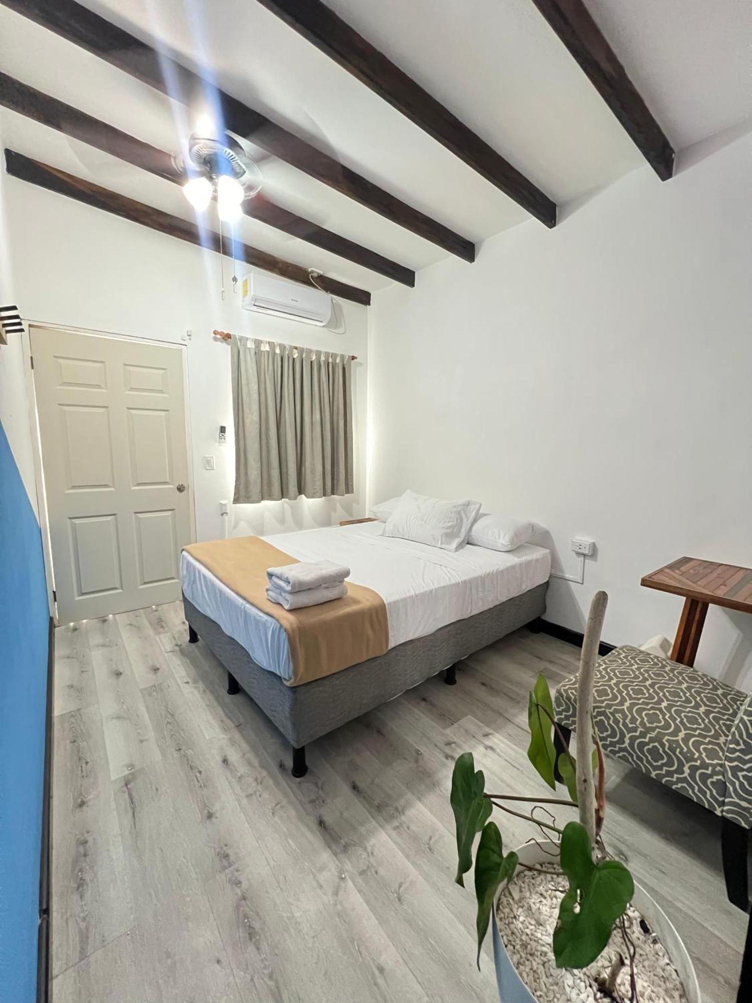Hotel Carey Pedasi Town Экстерьер фото